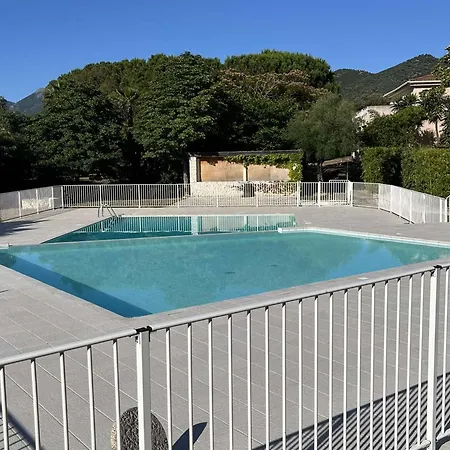 Climatise Avec Piscine Et Parking A Saint-florent - Fr-1-650-41